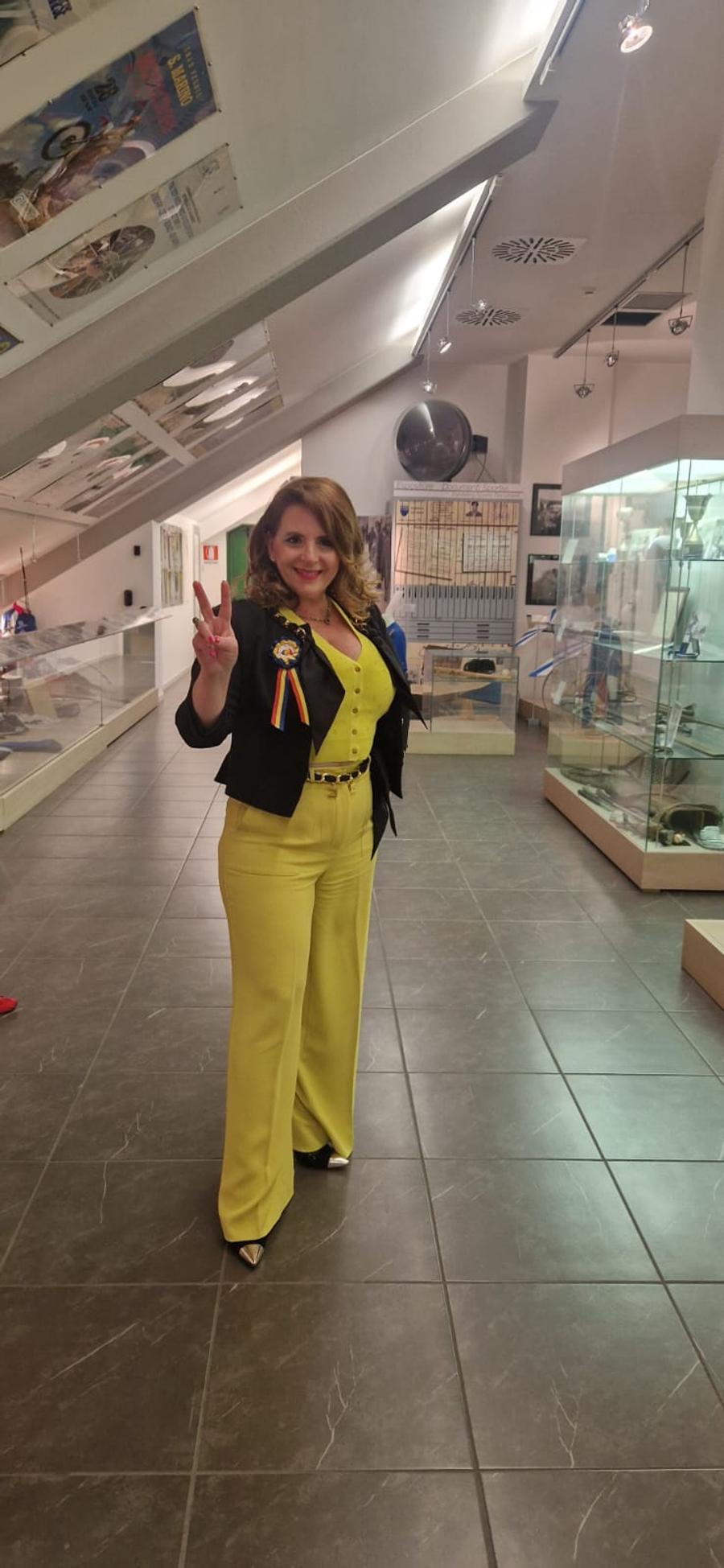 Mihaela Anghel conduce un salon de frumusețe și este soprană Dezvăluiri fără precedent: „Mircea Sandu și Dumitru Dragomir discutau la «Casa Doina» aranjamentele din fotbal. Protocoale cu gagici la meciurile naționalei!” + Bătaie cu Giovanni Becali la Intercontinental: „I-a cărat pumni și picioare!”