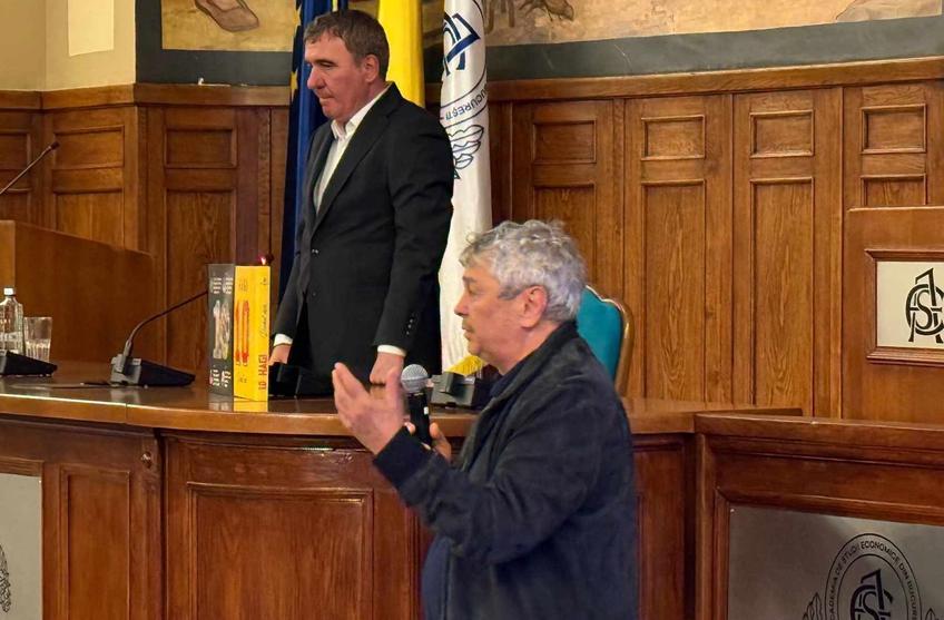 Mircea Lucescu și Gheorghe Hagi la lansarea cărții „Drumul meu”, foto: Andrei Crăițoiu