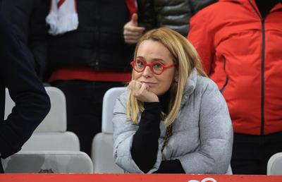Lângă cine a fost fotografiată Andreea Esca la evenimentul lunii martie