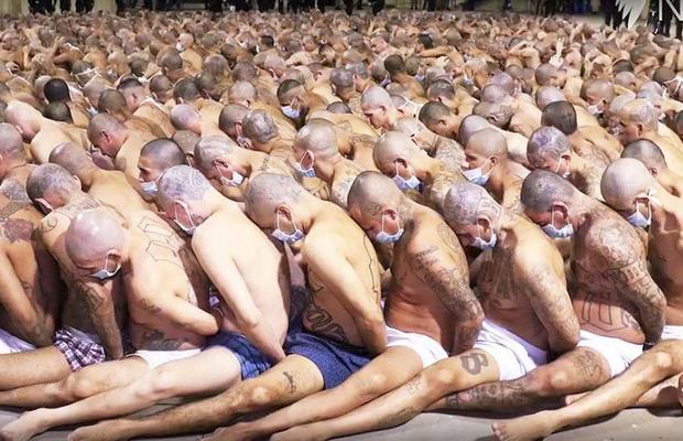 Imagini HALUCINANTE în El Salvador » Condițiile șocante pe care le suportă deținuții + măsura-ȘOC luată de președinte