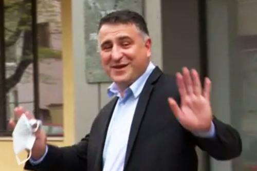 Ciprian Paraschiv, azi, la iesirea din sediul LPF, după a fost poftit afară din Adunarea Generală