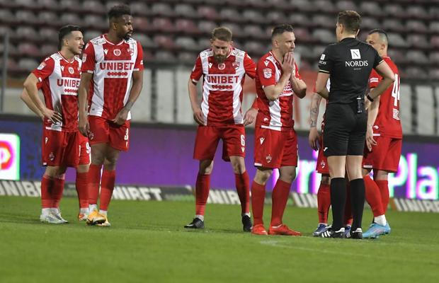 Un fost antrenor de la Dinamo îi vede pe „câini” deja în B: „N-au schimbat nimic, nu au șanse la baraj”