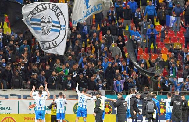 Ultrașii Craiovei „aprind” derby-ul cu FCSB: „Să câștigăm meciul cu clona ciobanului, cum e și cea a familiei din Booveni”