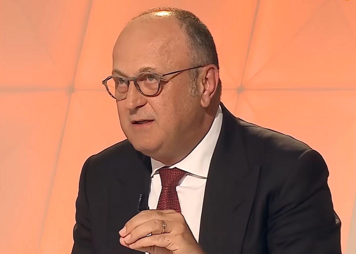 Iată DOSARUL COMPLET de la Securitate al lui Dan Șucu, informatorul „Mircea Crișan”: „Voi respecta toate indicațiile” + „Timid, greoi în gândire, bâlbâit. Un mediocru necesar!”