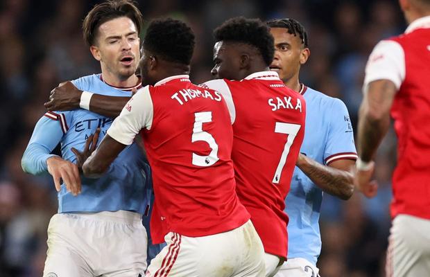 Piers Morgan, mare fan Arsenal, furios după dezastrul cu Manchester City: „Dăm totul din mână, jenantă capitulare”