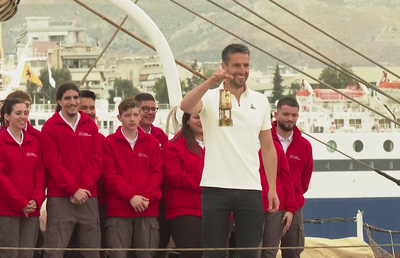 Flacăra olimpică a plecat din Grecia spre Franța » Imagini de la festivitatea specială din portul Pireu