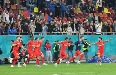 „Explozie” pe teren! Cum au sărbătorit jucătorii de la FCSB primul titlu după 9 ani