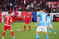 Fostul jucător și antrenor al lui Dinamo îi „desființează” pe stoperii „câinilor”: „Ce fundaşi centrali sunt ăştia!?”