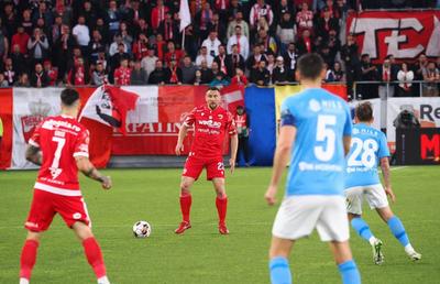 Fostul jucător și antrenor al lui Dinamo îi „desființează” pe stoperii „câinilor”: „Ce fundaşi centrali sunt ăştia!?”