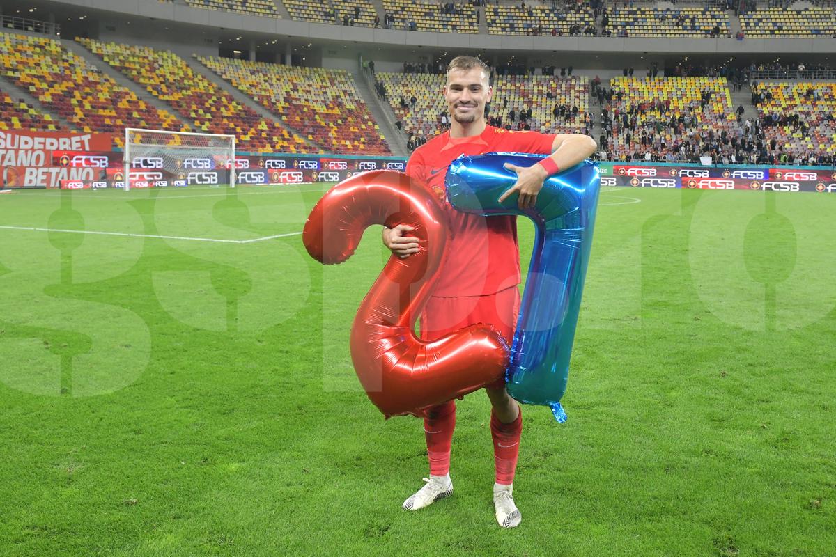Nebunie la conferință » Jucătorii de la FCSB au intrat peste Charalambous și au declanșat fiesta