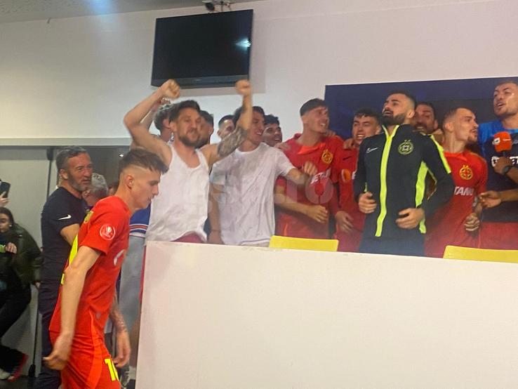FCSB, campioana României. Imaginile bucuriei