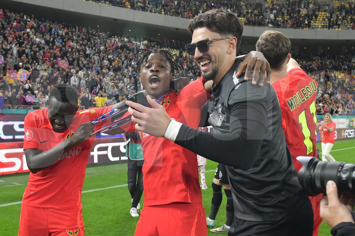 FCSB, campioana României. Imaginile bucuriei