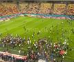 Suporterii FCSB au intrat pe gazon