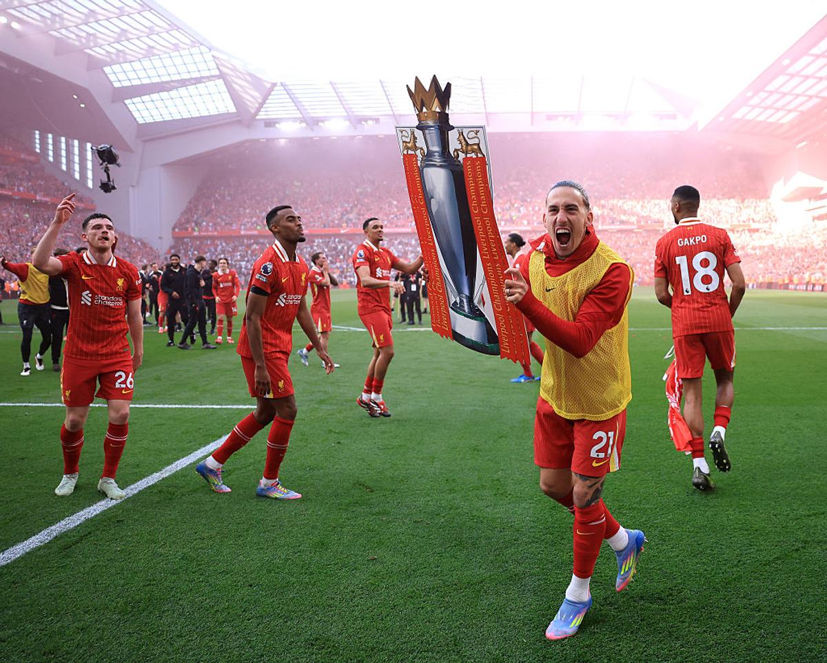 Imagini antologice de la petrecerea de titlu a lui Liverpool » Arne Slot, dedicație specială pentru Jurgen Klopp