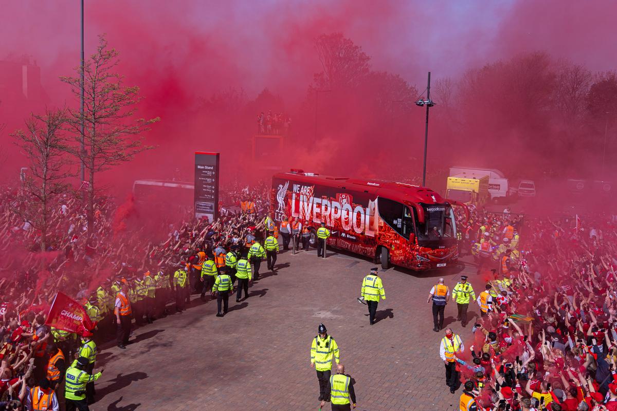 Liverpool este noua campioană a Angliei! „Cormoranii” i-au zdrobit pe cei de la Tottenham » Scene fabuloase pe Anfield
