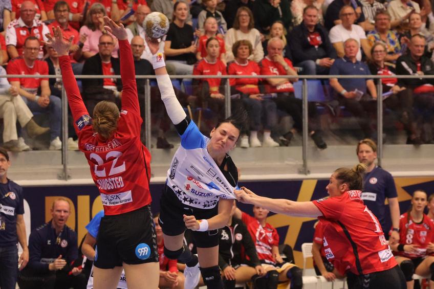 Cristina Neagu și coechipierele ei au sperat până în minutul 58 la Esbjerg.
Foto: Ionuț Iordache (GSP_