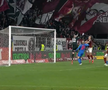 Radu Petrescu i-a refuzat Rapidului un penalty, după ce Christensen a fost tamponat de Târnovanu: „Decizie eronată”