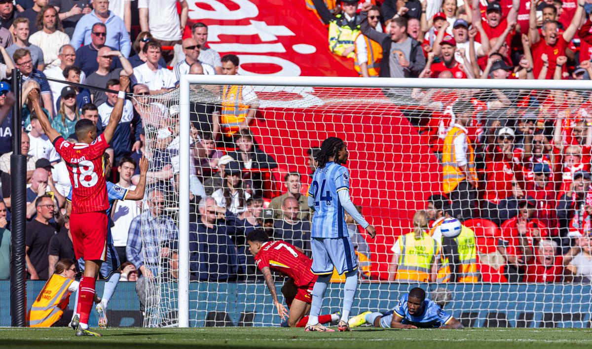 Liverpool - Tottenham, sărbătoare de titlu pentru „cormorani” // 27.04.2025