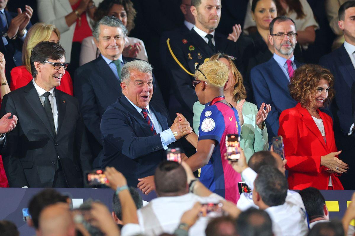 Joan Laporta nu a ratat prilejul de a-i ironiza pe cei de la Real Madrid: „Am vrut să vorbim de fotbal, nu ne interesează altceva”