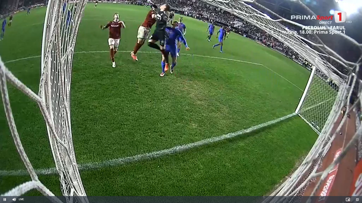 Contact între Târnovanu și Christensen în Rapid - FCSB