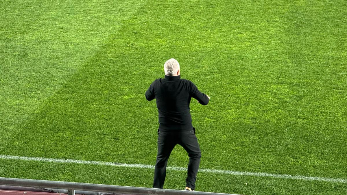 Marius Șumudică, în timpul derby-ului dintre Rapid și FCSB // 27.04.2025