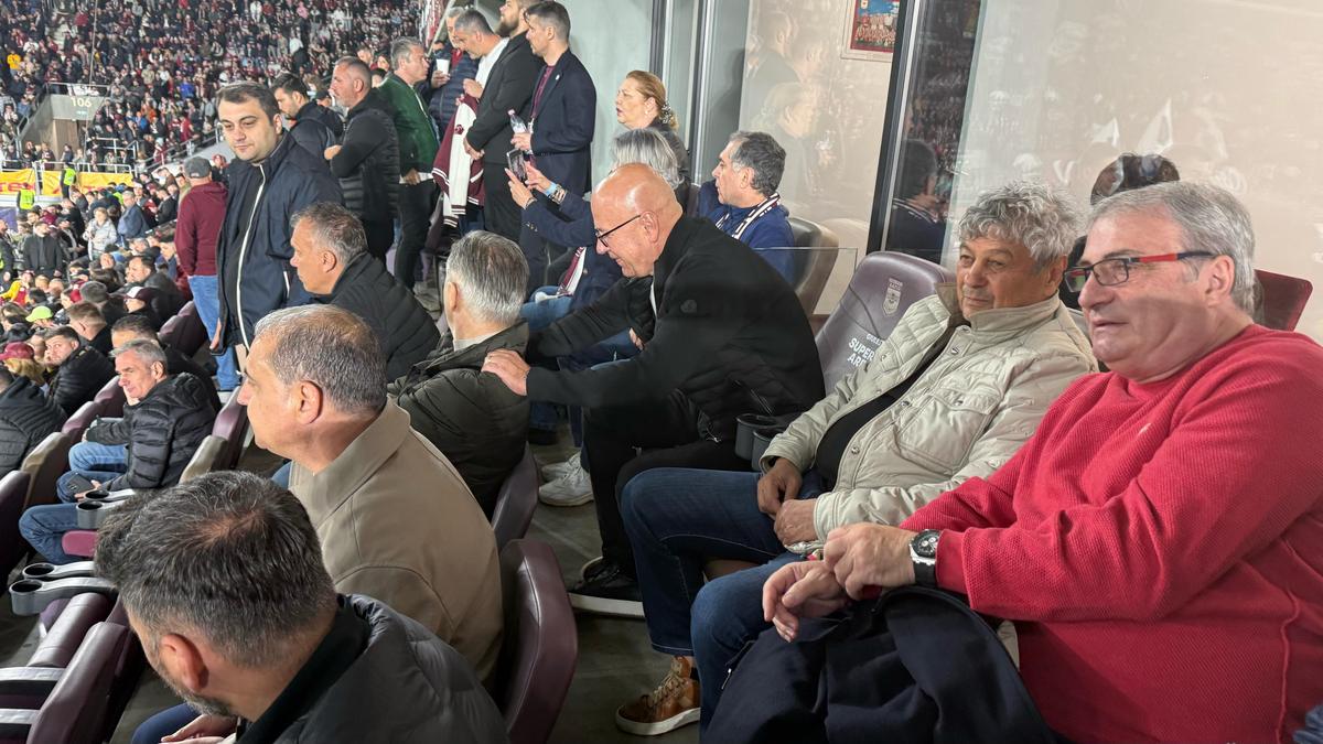 VIP-uri la Rapid - FCSB » Șucu și Angelescu au fost însoțiti de soții