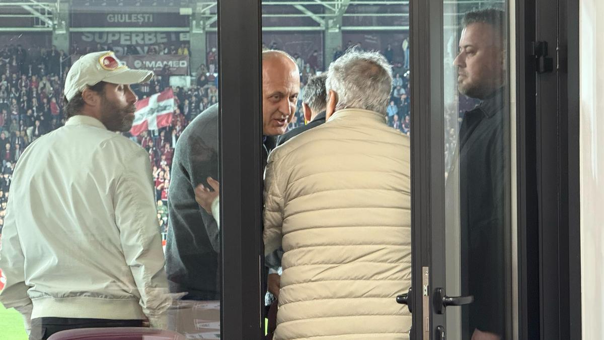 VIP-uri la Rapid - FCSB » Șucu și Angelescu au fost însoțiti de soții