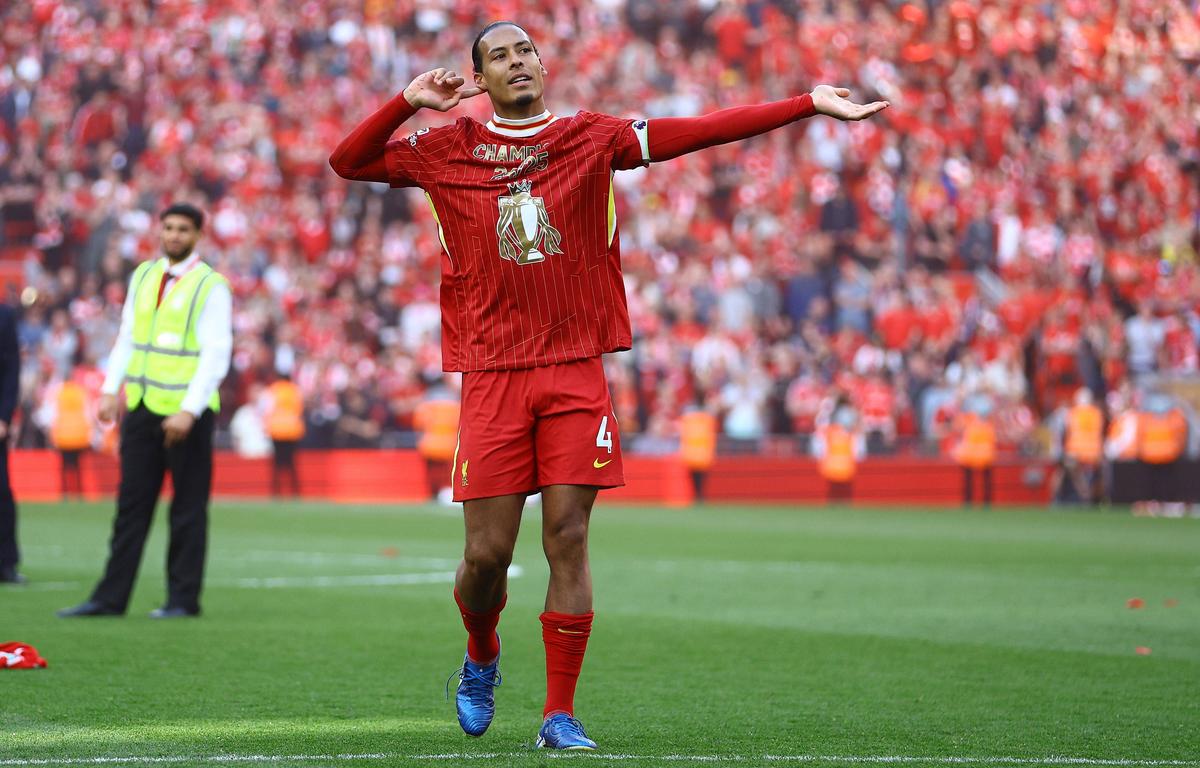 Imagini antologice de la petrecerea de titlu a lui Liverpool » Arne Slot, dedicație specială pentru Jurgen Klopp