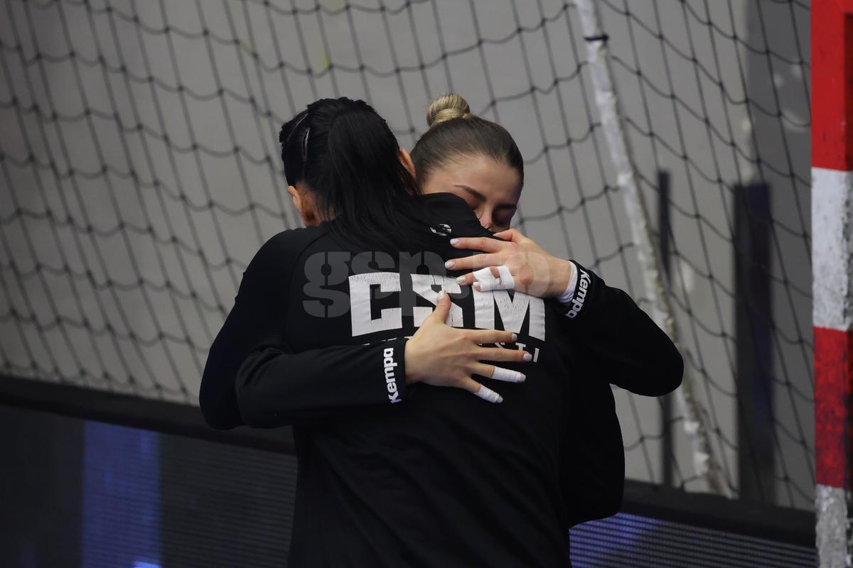 Cristina Neagu, moment emoționant înainte de Esbjerg - CSM București // FOTO: Ionuț Iordache (GSP.ro)