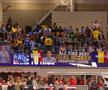 „Din toată inima pentru România” » Au parcurs 2000 de km pentru CSM București și au „tocit” tobele la Esbjerg! Imagine genială: românii și danezii, împreună în sală
