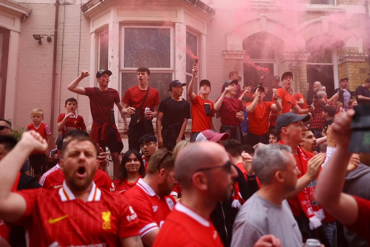 Liverpool - Tottenham, nebunie pe „Merseyside” înainte de partidă