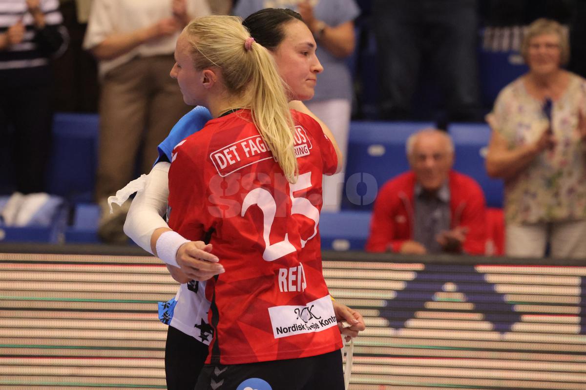 Esbjerg - CSM București 26-22. Lacrimi pe parchet: Cristina Neagu, deznădăjduită, după ultimul meci din carieră în Champions League