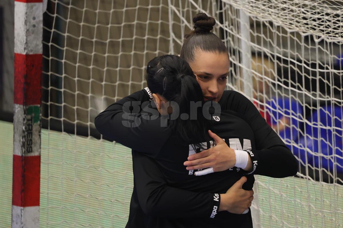 Cristina Neagu, moment emoționant înainte de Esbjerg - CSM București // FOTO: Ionuț Iordache (GSP.ro)
