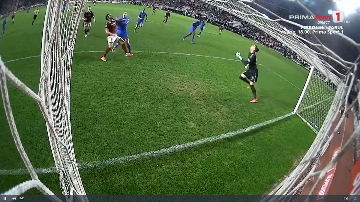 Contact între Târnovanu și Christensen în Rapid - FCSB