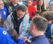 Ieșire blocată » Imagini surprinse după Esbjerg - CSM București. Pintea a scos capul pe ușa vestiarului: „Nicio șansă”