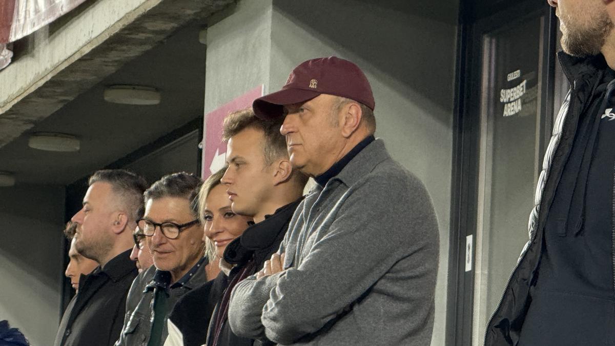Victor Angelescu s-a dus peste arbitri » Ce s-a întâmplat în Giulești, după Rapid - FCSB: „Jegosul ăsta nu mai arbitrează aici!”
