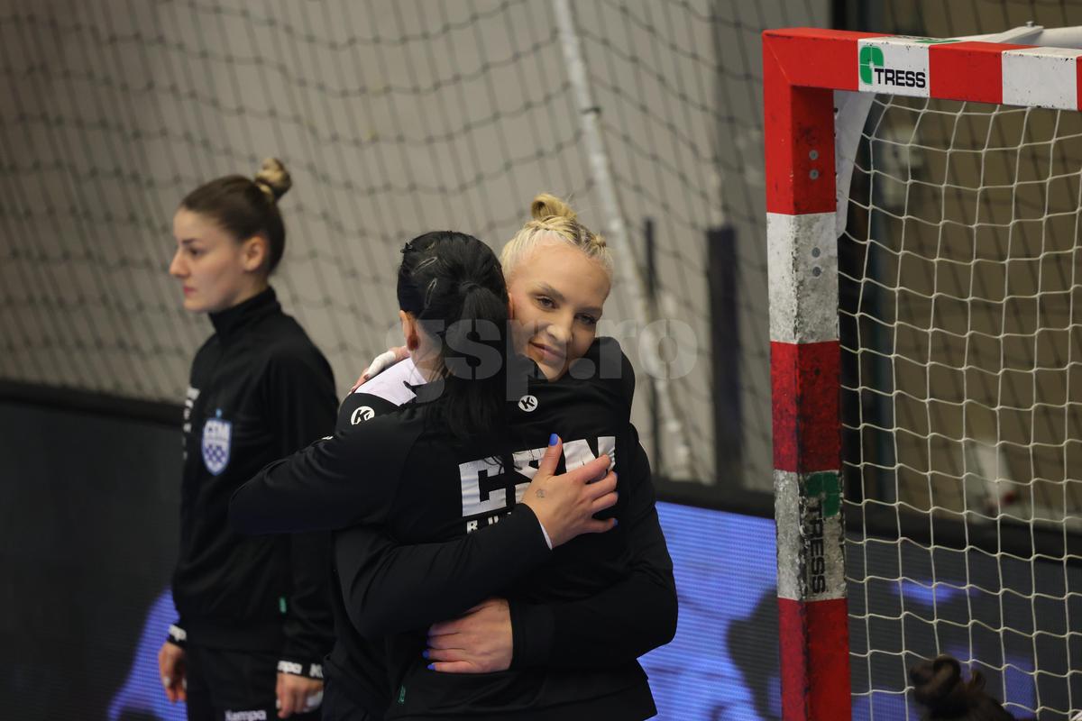Cristina Neagu, moment emoționant înainte de Esbjerg - CSM București // FOTO: Ionuț Iordache (GSP.ro)