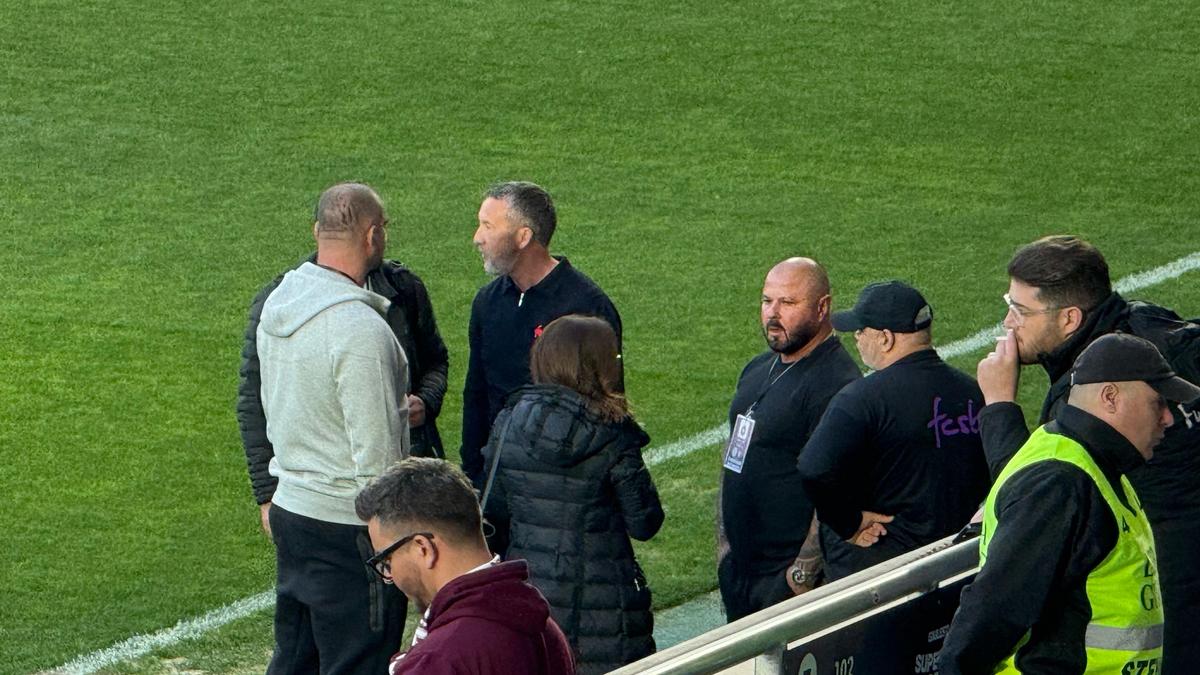 Mihai Stoica, surprins alături de George „Pachet” și „Buze”, înainte de Rapid - FCSB