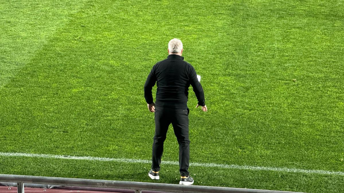 Marius Șumudică, în timpul derby-ului dintre Rapid și FCSB // 27.04.2025