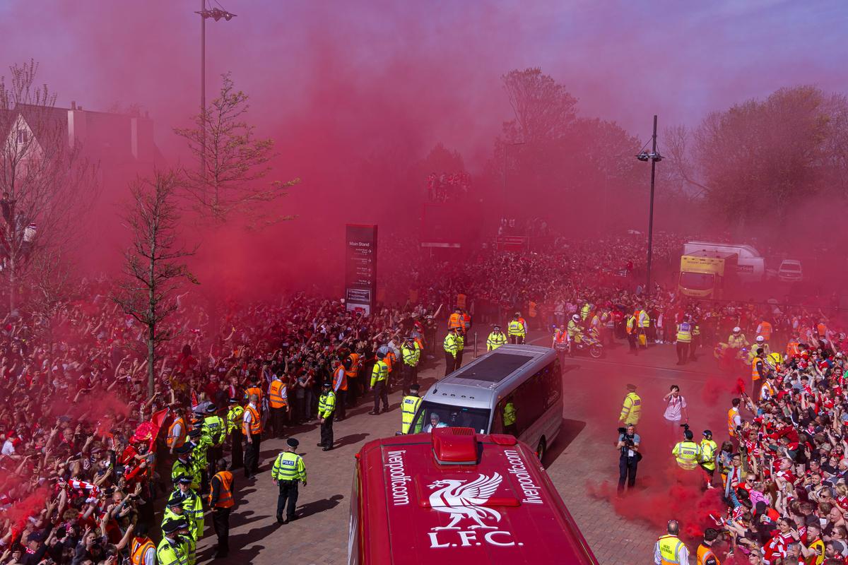 Liverpool este noua campioană a Angliei! „Cormoranii” i-au zdrobit pe cei de la Tottenham » Scene fabuloase pe Anfield