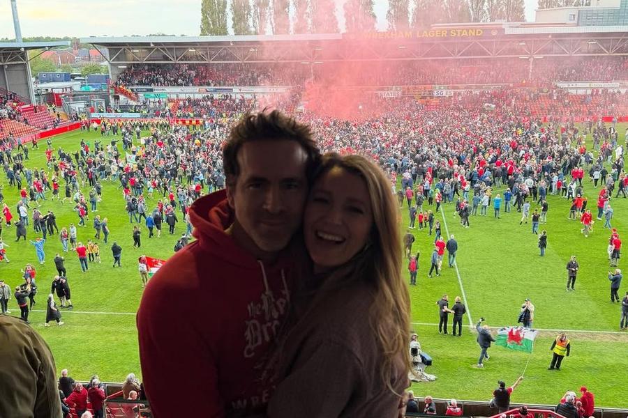 Afacere imorală? Actorul Ryan Reynolds e în centrul atenției, după ce și-a vândut clubul de fotbal unui gigant