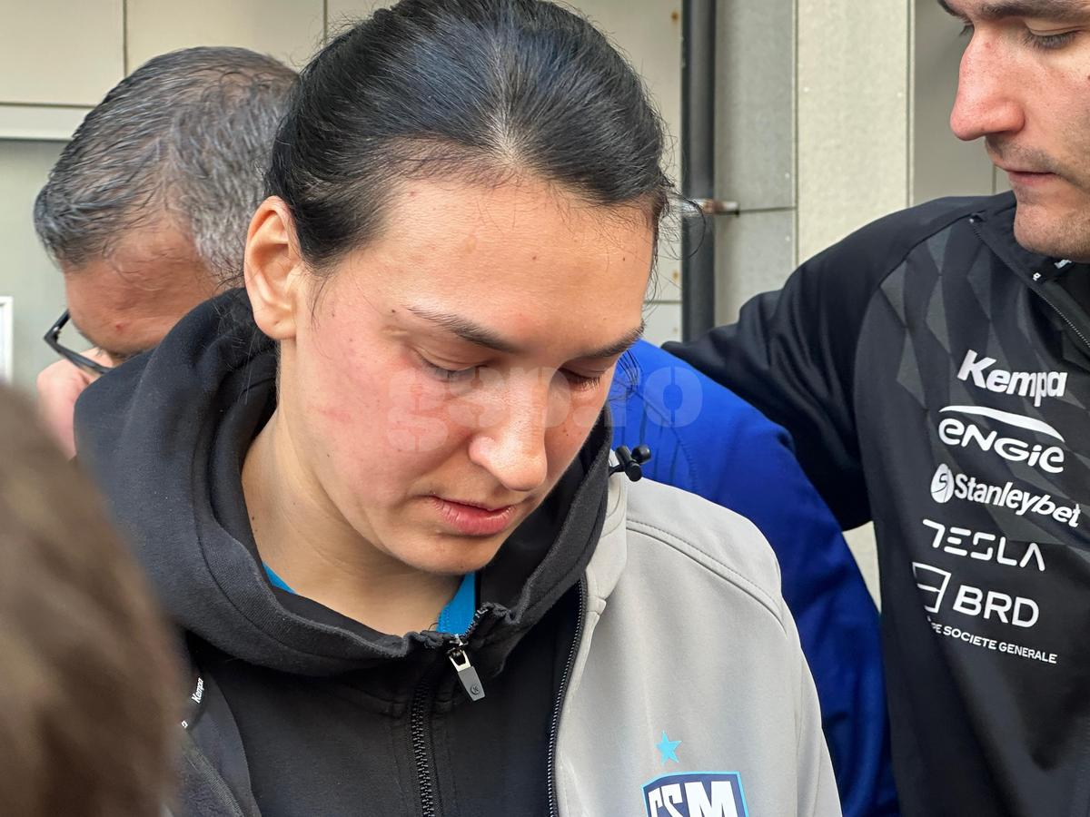 Zgâriată pe față și cu ochii în lacrimi, Cristina Neagu abia a rostit câteva cuvinte după eliminare: „Supărarea oricum rămâne”