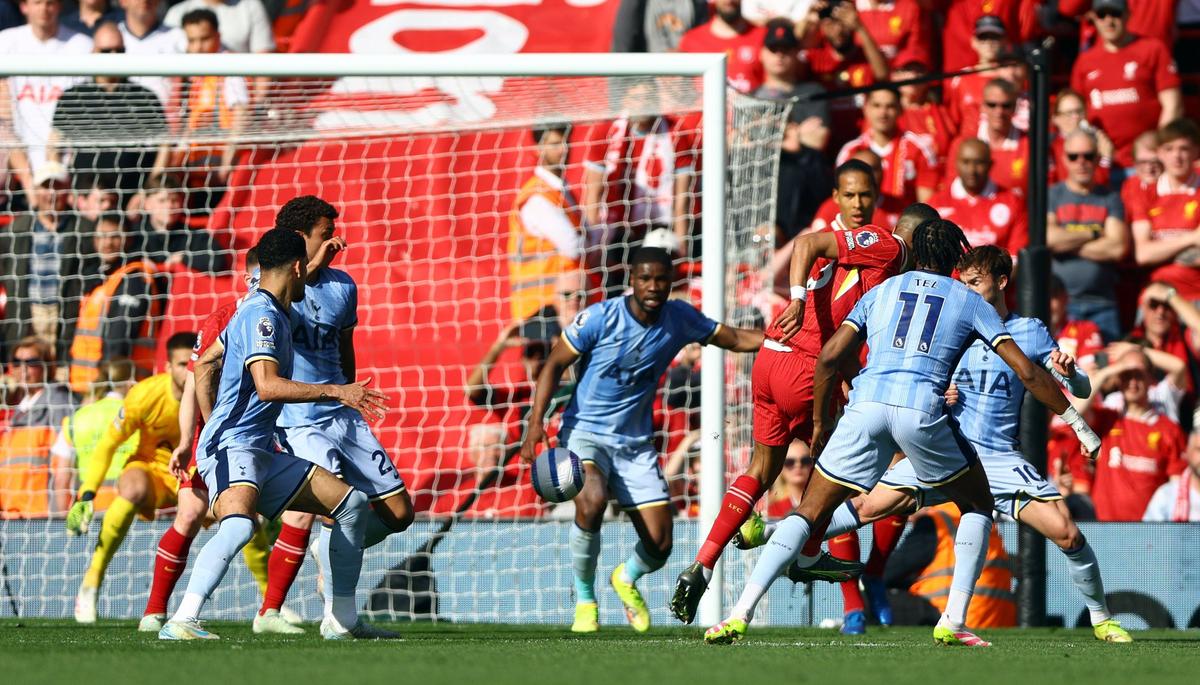 Liverpool - Tottenham, sărbătoare de titlu pentru „cormorani” // 27.04.2025