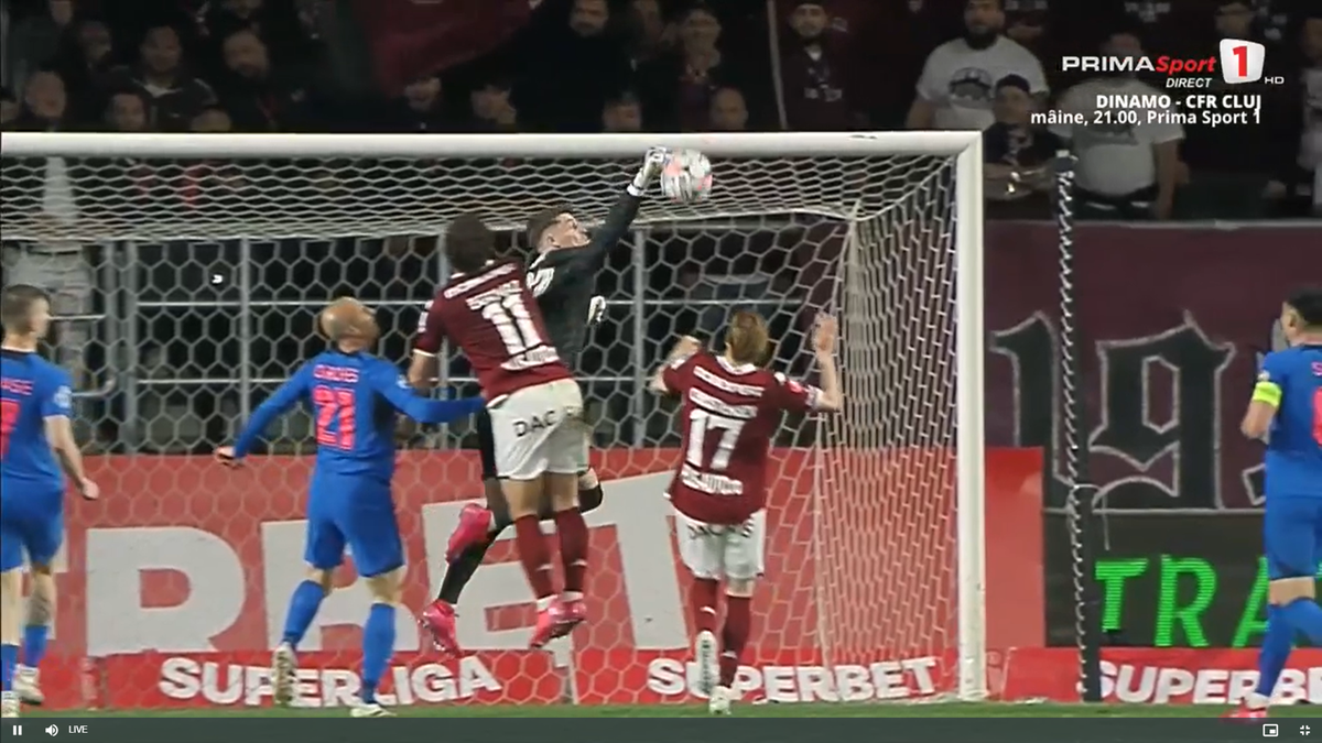 Radu Petrescu i-a refuzat Rapidului un penalty, după ce Christensen a fost tamponat de Târnovanu: „Decizie eronată”