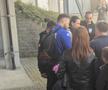 Ieșire blocată » Imagini surprinse după Esbjerg - CSM București. Pintea a scos capul pe ușa vestiarului: „Nicio șansă”