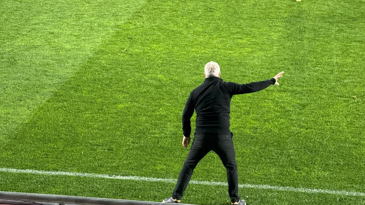 Marius Șumudică nu infirmă posibilitatea de a reveni în Turcia: „Nu iese fum fără foc”