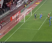 Radu Petrescu i-a refuzat Rapidului un penalty, după ce Christensen a fost tamponat de Târnovanu: „Decizie eronată”