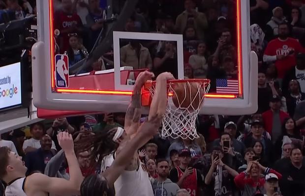 Final incredibil în meciul 4 al seriei dintre Denver Nuggets și Los Angeles Clippers » Aaron Gordon a adus victoria cu un slam-dunk marcat în ultima secundă