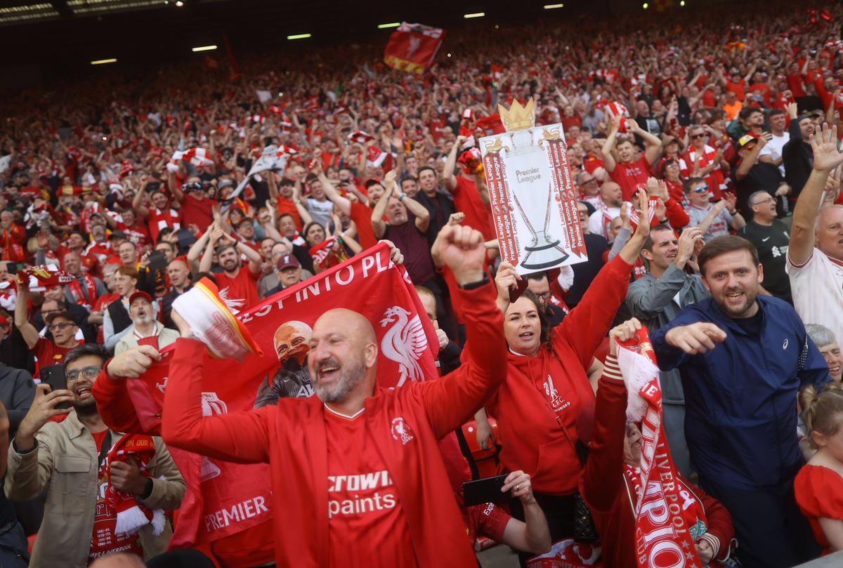 Imagini antologice de la petrecerea de titlu a lui Liverpool » Arne Slot, dedicație specială pentru Jurgen Klopp