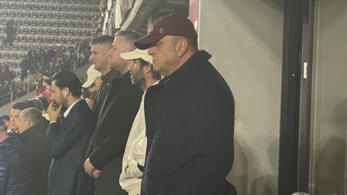 Victor Angelescu s-a dus peste arbitri » Ce s-a întâmplat în Giulești, după Rapid - FCSB: „Jegosul ăsta nu mai arbitrează aici!”